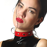 Latex collar-stand with edging add. color 25 mm and with rivets