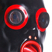 The eyes are small, round, mirrored, with round, contrasting edgings.